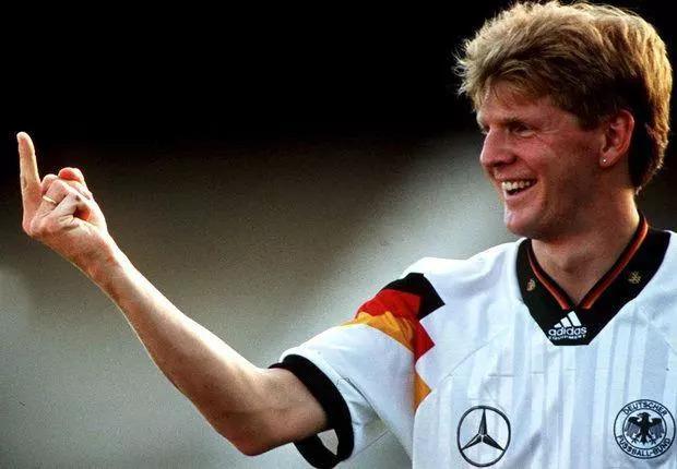  法兰克福主帅战术调整成功逆袭战胜拜仁慕尼黑  